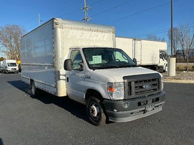 Ford E350 Box Truck - 305HP, 6 Speed Automatic, Roll up Door