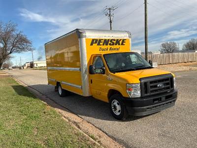 Ford E350 Box Truck - 305HP, 6 Speed Automatic, Roll up Door