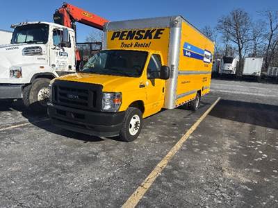 Ford E350 Box Truck - 305HP, 6 Speed Automatic, Roll up Door