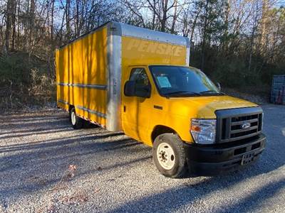 Ford E350 Box Truck - 305HP, 6 Speed Automatic, Roll up Door