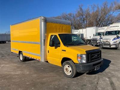 Ford E350 Box Truck - 305HP, 6 Speed Automatic, Roll up Door