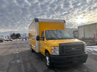 Ford E350 Box Truck - 305HP, 6 Speed Automatic, Roll up Door