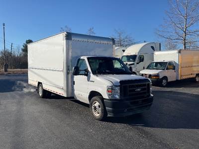 Ford E350 Box Truck - 305HP, 6 Speed Automatic, Roll up Door
