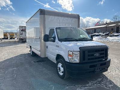 Ford E350 Box Truck - 305HP, 6 Speed Automatic, Roll up Door