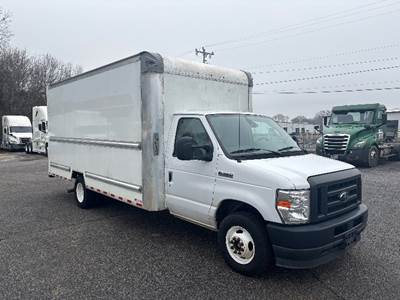 Ford E350 Box Truck - 305HP, 6 Speed Automatic, Roll up Door