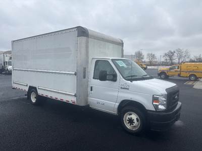 Ford E350 Box Truck - 305HP, 6 Speed Automatic, Roll up Door