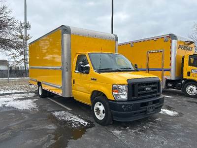 Ford E350 Box Truck - 305HP, 6 Speed Automatic, Roll up Door