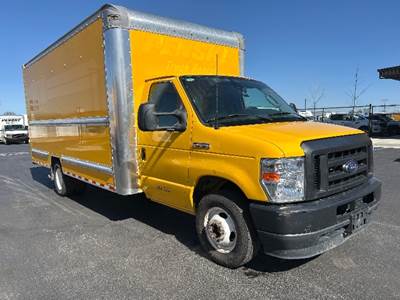 Ford E350 Box Truck - 305HP, 6 Speed Automatic, Roll up Door