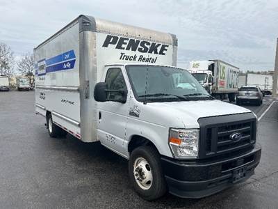 Ford E350 Box Truck - 305HP, 6 Speed Automatic, Roll up Door
