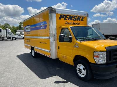 Ford F-350 Box Truck - 305HP, 6 Speed Automatic, Roll up Door