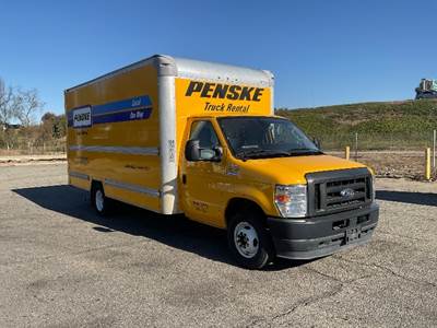 Ford F-350 Box Truck - 305HP, 6 Speed Automatic, Roll up Door