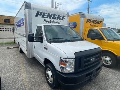 Ford F-350 Box Truck - 305HP, 6 Speed Automatic, Roll up Door