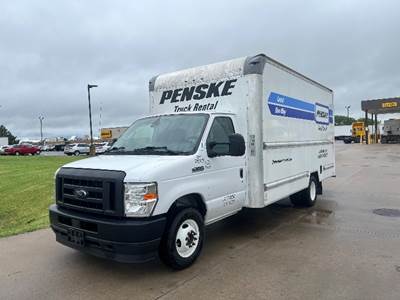 Ford F-350 Box Truck - 305HP, 6 Speed Automatic, Roll up Door