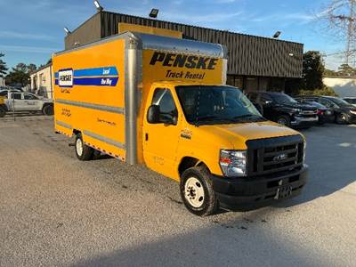 Ford F-350 Box Truck - 305HP, 6 Speed Automatic, Roll up Door