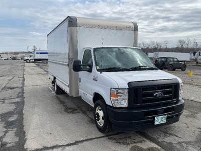 Ford F-350 Box Truck - 305HP, 6 Speed Automatic, Roll up Door