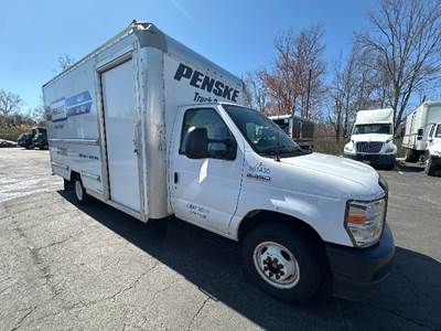 Ford F-350 Box Truck - 305HP, 6 Speed Automatic, Roll up Door