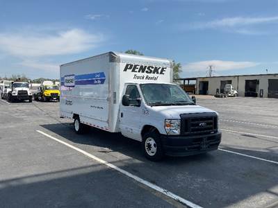 Ford F-350 Box Truck - 305HP, 6 Speed Automatic, Roll up Door