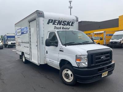 Ford F-350 Box Truck - 305HP, 6 Speed Automatic, Roll up Door