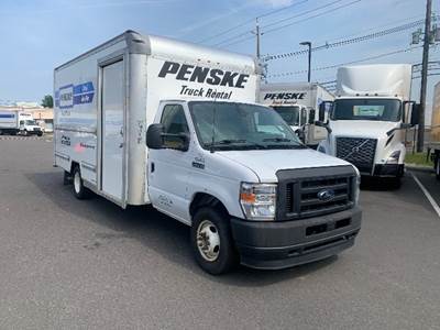 Ford F-350 Box Truck - 305HP, 6 Speed Automatic, Roll up Door