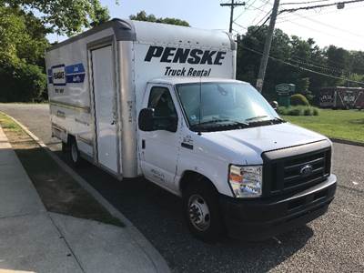 Ford F-350 Box Truck - 305HP, 6 Speed Automatic, Roll up Door