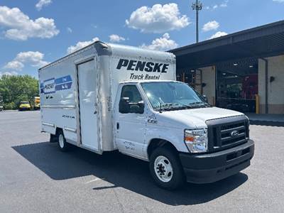 Ford F-350 Box Truck - 305HP, 6 Speed Automatic, Roll up Door