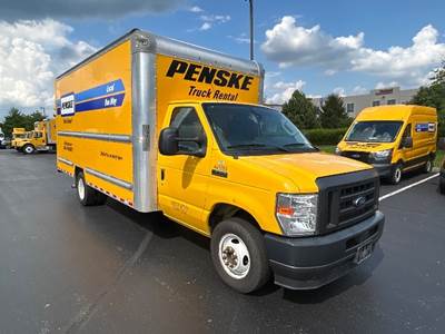 Ford F-350 Box Truck - 305HP, 6 Speed Automatic, Roll up Door