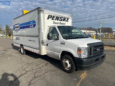 Ford F-350 Box Truck - 305HP, 6 Speed Automatic, Roll up Door
