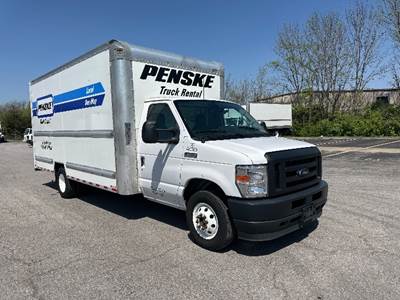 Ford F-350 Box Truck - 305HP, 6 Speed Automatic, Roll up Door