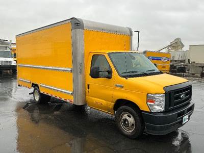 Ford F-350 Box Truck - 305HP, 6 Speed Automatic, Roll up Door