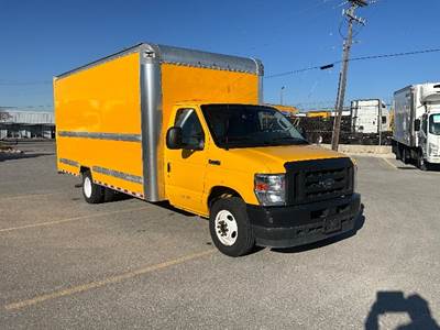 Ford F-350 Box Truck - 305HP, 6 Speed Automatic, Roll up Door