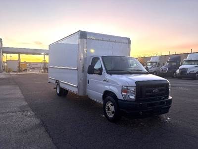 Ford F-350 Box Truck - 305HP, 6 Speed Automatic, Roll up Door