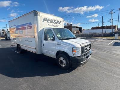 Ford F-350 Box Truck - 305HP, 6 Speed Automatic, Roll up Door
