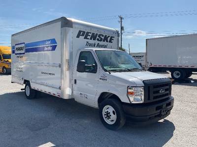 Ford F-350 Box Truck - 305HP, 6 Speed Automatic, Roll up Door