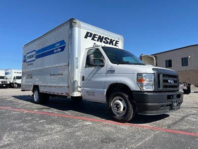 Ford F-350 Box Truck - 305HP, 6 Speed Automatic, Roll up Door
