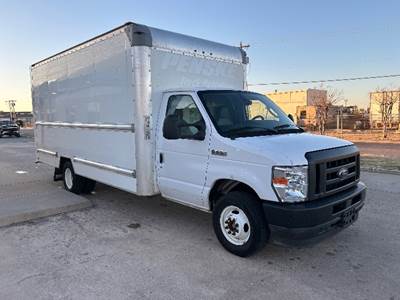 Ford F-350 Box Truck - 305HP, 6 Speed Automatic, Roll up Door