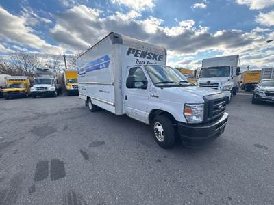 Ford F-350 Box Truck - 305HP, 6 Speed Automatic, Roll up Door
