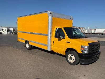 Ford F-350 Box Truck - 305HP, 6 Speed Automatic, Roll up Door