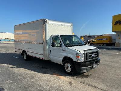 Ford F-350 Box Truck - 305HP, 6 Speed Automatic, Roll up Door