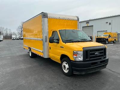 Ford F-350 Box Truck - 305HP, 6 Speed Automatic, Roll up Door