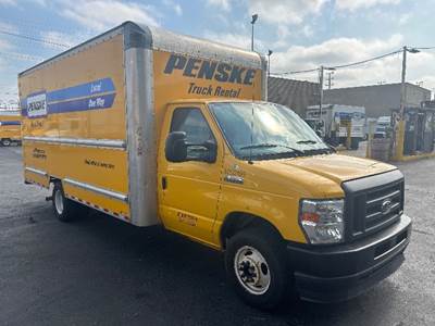 Ford F-350 Box Truck - 305HP, 6 Speed Automatic, Roll up Door