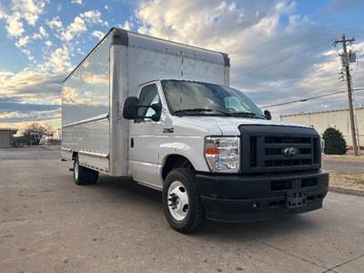 Ford F-350 Box Truck - 305HP, 6 Speed Automatic, Roll up Door