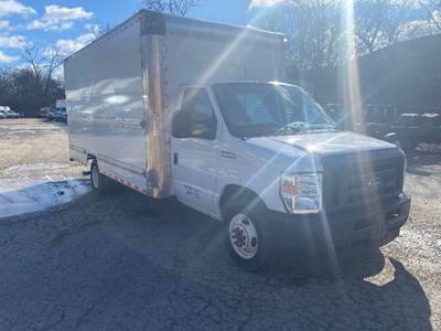 Ford F-350 Box Truck - 305HP, 6 Speed Automatic, Roll up Door