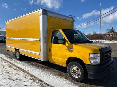 Ford F-350 Box Truck - 305HP, 6 Speed Automatic, Roll up Door