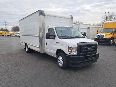Ford F-350 Box Truck - 305HP, 6 Speed Automatic, Roll up Door
