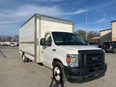 Ford F-350 Box Truck - 305HP, 6 Speed Automatic, Roll up Door