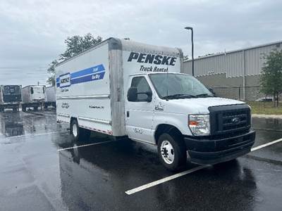 Ford F-350 Box Truck - 305HP, 6 Speed Automatic, Roll up Door