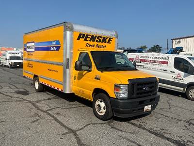 Ford F-350 Box Truck - 305HP, 6 Speed Automatic, Roll up Door