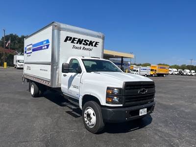 Ford F-450 Box Truck - 350HP, 6 Speed Automatic, Roll up Door