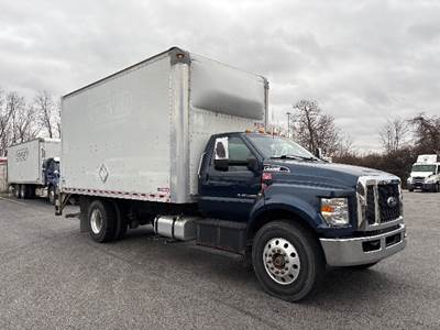 Ford F-750 Box Truck - 300HP, 6 Speed Automatic, Roll up Door