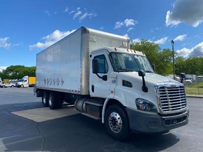 Freightliner Cascadia 113 26 ft Box Truck - 450HP, 12 Speed Automatic, Roll up Door
